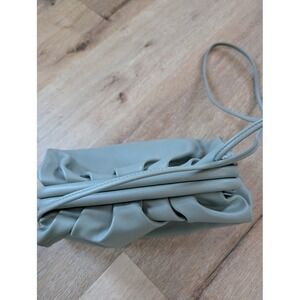 Street Level purse‎